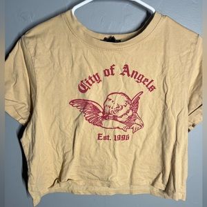 Cute vintage tee/ kind of cropped